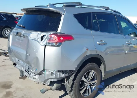 2017 Toyota Rav4 Xle z USA, uszkodzony, nr VIN 2T3WFREV3HW330854